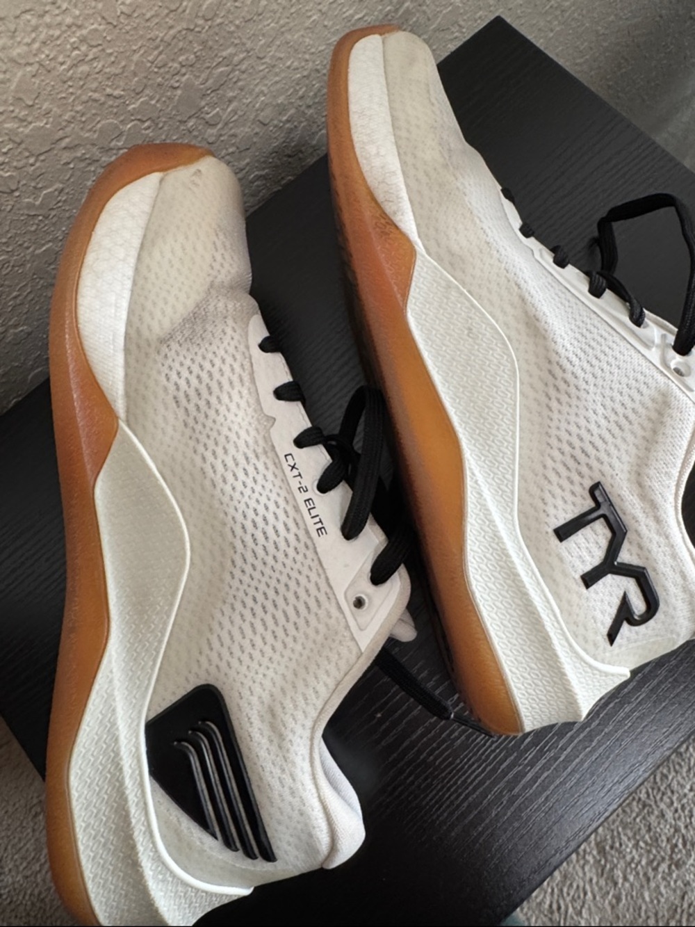 TYR CXT-2 Elite carbon. Wonen’s 9/ Men’s 7.5. White/Gum - Picture 6 of 8